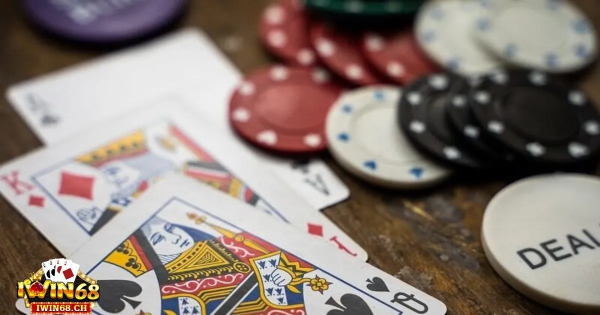 Cách Chia Bài Poker – Kỹ Thuật Chia Bài & Cách Xác Định Bài 4 Cách Chia Bài Poker – Khi nào nên chia bài theo chiến thuật bluffing?